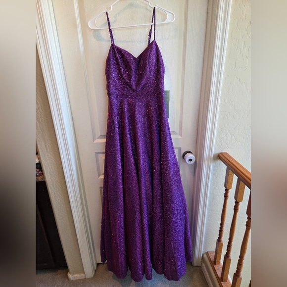 city triangles long purple dress Glitter slinky dress by City Triangles QYOP bid starting $40 (comment below) Increment of $2, bid ends 9pm Ptp 30-50cm across stretchable & adjustable w tie back Down 127cm Non adj straps